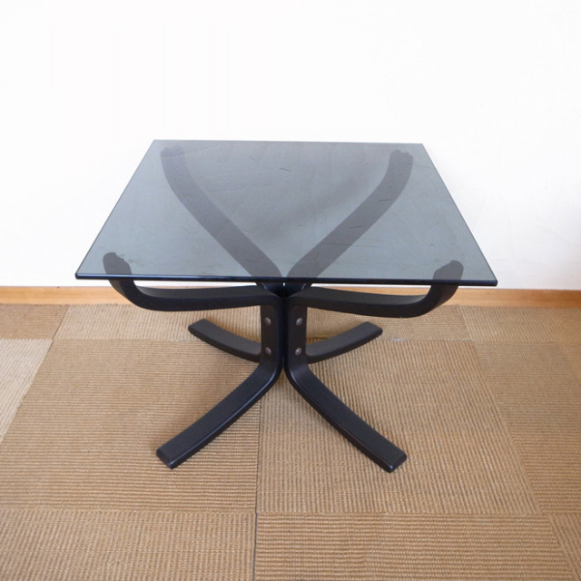 Sigurd Ressel / シグード・レッセル  Falcon コーヒーテーブル【ビーチ】