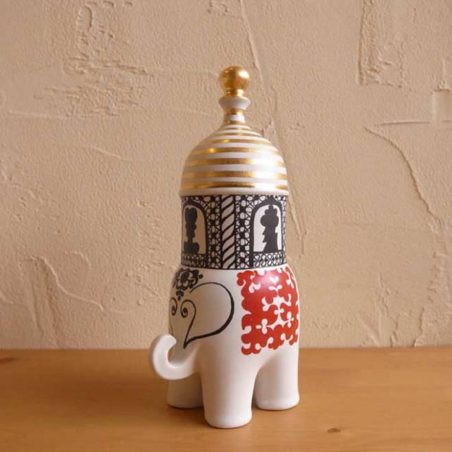 リサ・ラーソンのゾウ