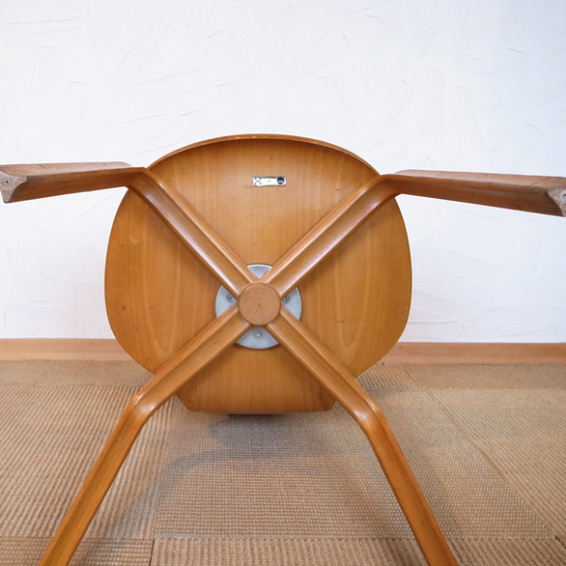 Arne Jacobsen / アルネ・ヤコブセン フリッツ・ハンセン 3130グランプリチェア 【ビーチ】