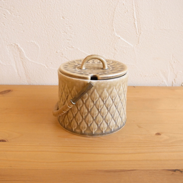 イェンス・クイストゴーのレリーフ/シュガーポット