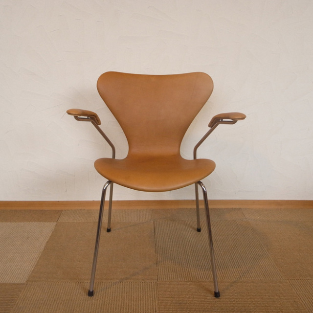 Arne Jacobsen / アルネ・ヤコブセン フリッツ・ハンセン 3212 セブンチェア