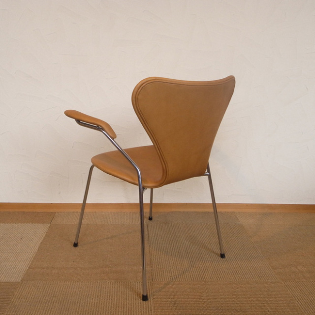 Arne Jacobsen / アルネ・ヤコブセン フリッツ・ハンセン 3211 セブンチェア