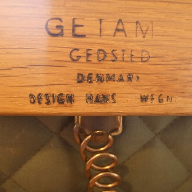 ハンス・J・ウェグナーのGE290ソファ