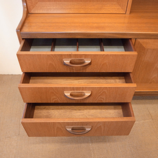  E.GOMME  G-PLAN　キャビネット付サイドボード