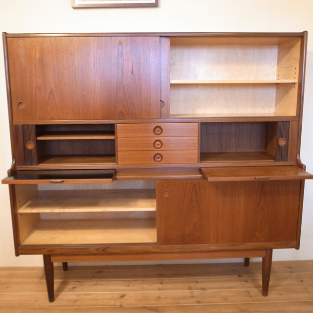 Johannes Andersen / ヨハネス・アンダーセン   カップボード【チーク】