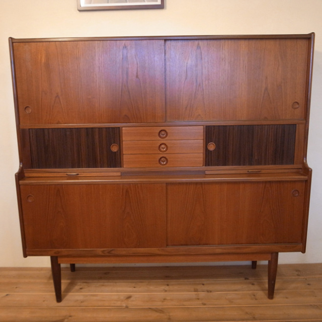 Johannes Andersen / ヨハネス・アンダーセン   カップボード【チーク】