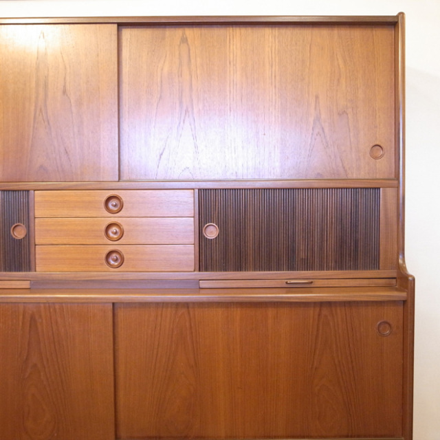 Johannes Andersen / ヨハネス・アンダーセン   カップボード【チーク】