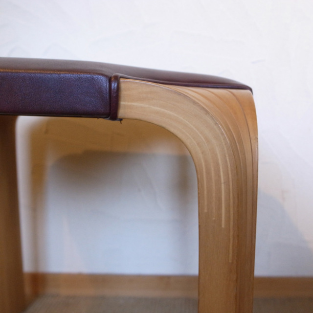 Alvar Aalto / アルヴァ・アアルト  X606 スツール【レザー】