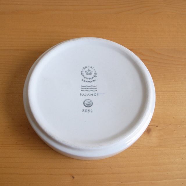 ROYAL COPENHAGEN・White Pot「プレート No.619」×2枚 Grethe Meyer