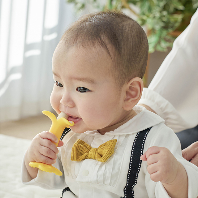 カミカミBaby_ほんものバナナ_モデル使用画像02