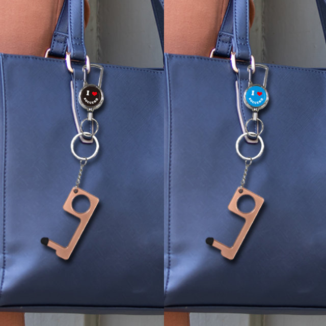 シルバーリールキー　スマイル柄　サッカー　使用例2