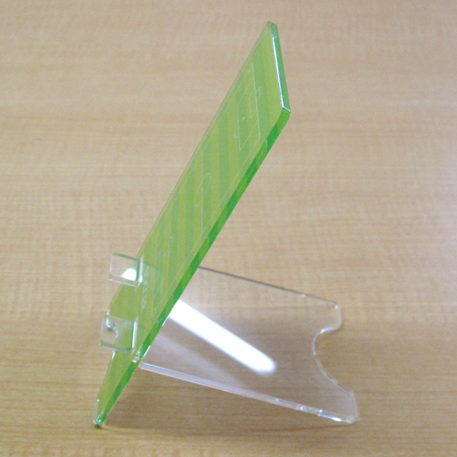 アクリルスマホスタンド　コート柄　サッカー