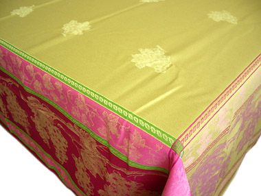 プロヴァンステーブルクロスジャガード織りテフロン撥水加工（レザン・グリーン×ボルドー）160×250cmサイズ【フランス】 NAP_25_138e