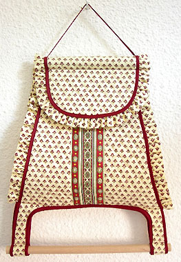 フタ付きキッチンペーパーホルダー（ルールマラン・ベージュ×ボルドー）CUI_P15