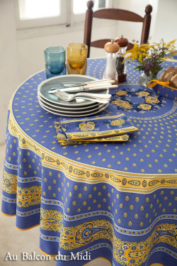 ラウンド・円形テーブルクロス撥水加工丸テーブル円卓用直径180cm、直径230cmサイズ Marat d'Avignon マラダヴィニョン（バスティード・ラベンダーブルー）【フランス】NAP_R166e