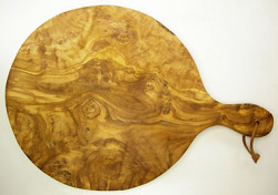 ピザ用オリーブの木のまな板円形、丸、ラウンドオリーブウッドカッティングボード Dモデル【無垢一枚板イタリア製】 PLC_D46