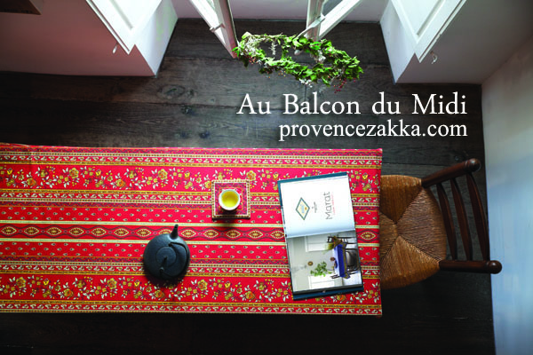 プロヴァンスプリントテーブルクロス撥水加工Marat d'Avignon マラダビニョン（アヴィニョン・レッド）長方形全７サイズ【フランス】 NAP_25_269e