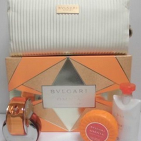 BVLGARI OMNIA 香水セット　ポーチ付き BVLGARI OMNIA CORAL ギフトセット ポーチ 香水 ボディ