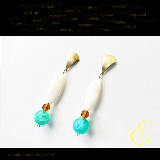 ピアス Brass ホワイトシェル グラスビーズ アクリルビーズ E Pi 0057