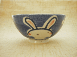 【アウトレット和食器　ご飯茶わん】ほのぼのうさぎ　プチご飯茶碗