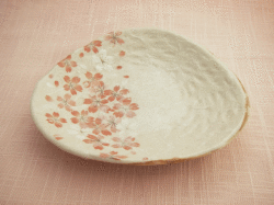 和食器 皿】優しい桜柄の食器！平安桜 変形皿（ピンク）