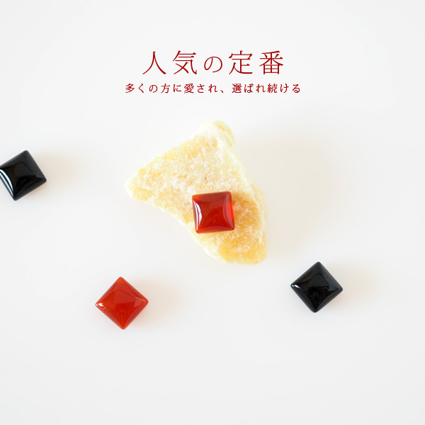 人気の定番の貼るピアス