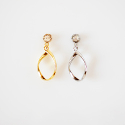 【おすすめの定番/送料無料】小さなツイストフープ