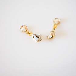 【おすすめの定番/送料無料】小さな雫クリスタル