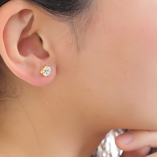 輝く一粒キュービックジルコニア6mmの貼るピアス