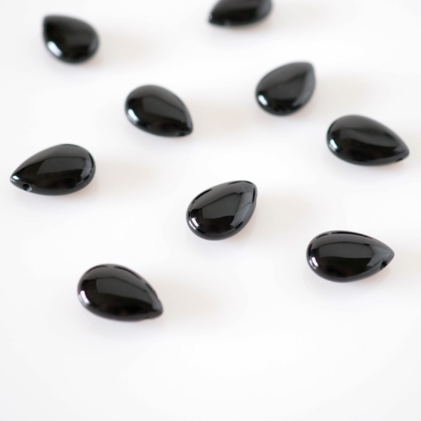 貼るピアス/オニキス天然石しずく型