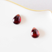 ガーネット天然石しずく型