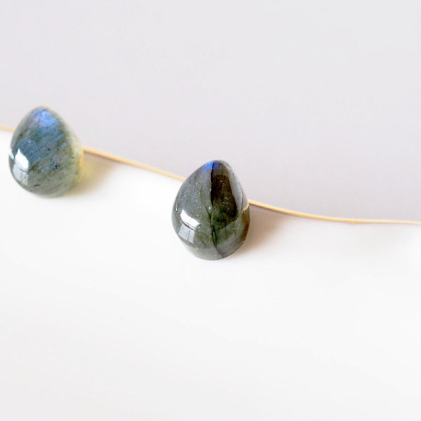 ラブラドライト天然石しずく型