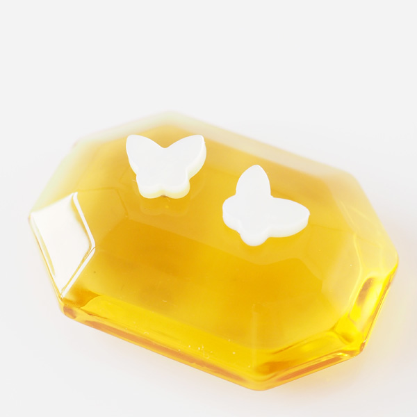 白蝶貝 プティ・パピヨン/スモールの貼るピアス