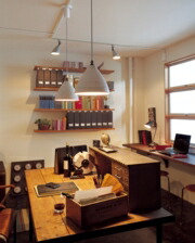 a12702_j08k.jpg