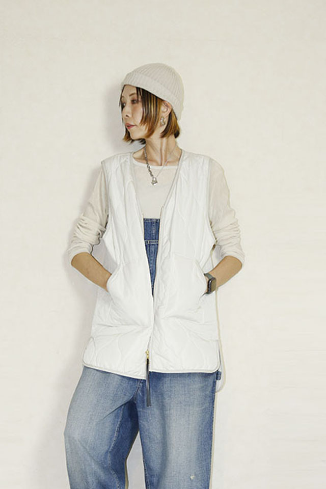 trois （トロア）　キルティングVネックジレ　T256-83047-A