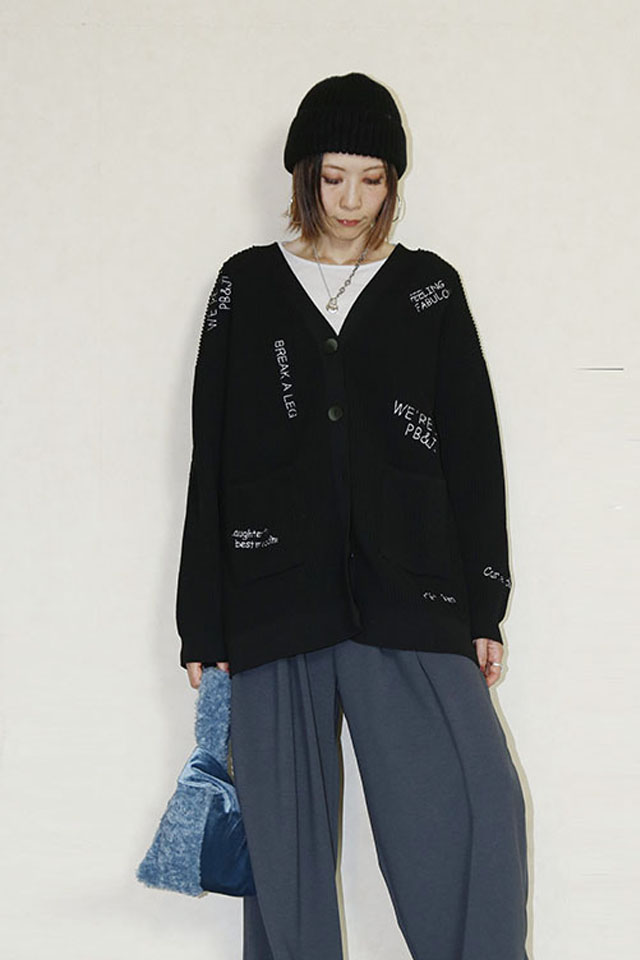 trois （トロア）ダンボール糸７Gミラノリブ編み刺繍カーディガン　T256-88045-E