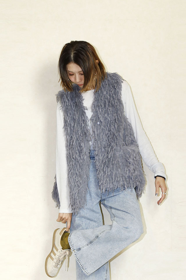 trois （トロア）MIXシャギーハーフジレ　T256-83066-C