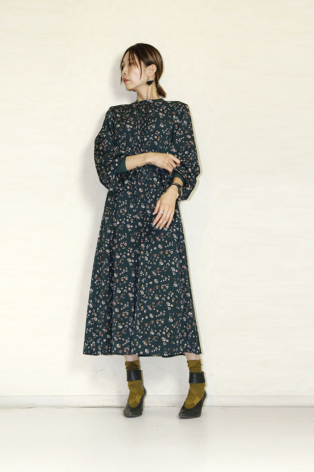 trois （トロア）　プリントギャザーワンピース　T256-85060-B