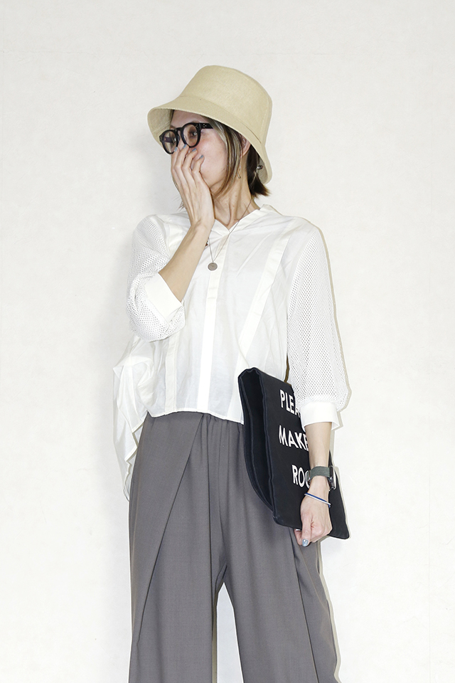 Praia　(プライア) 　メッシュ切替ブラウス　LEO-2520beige