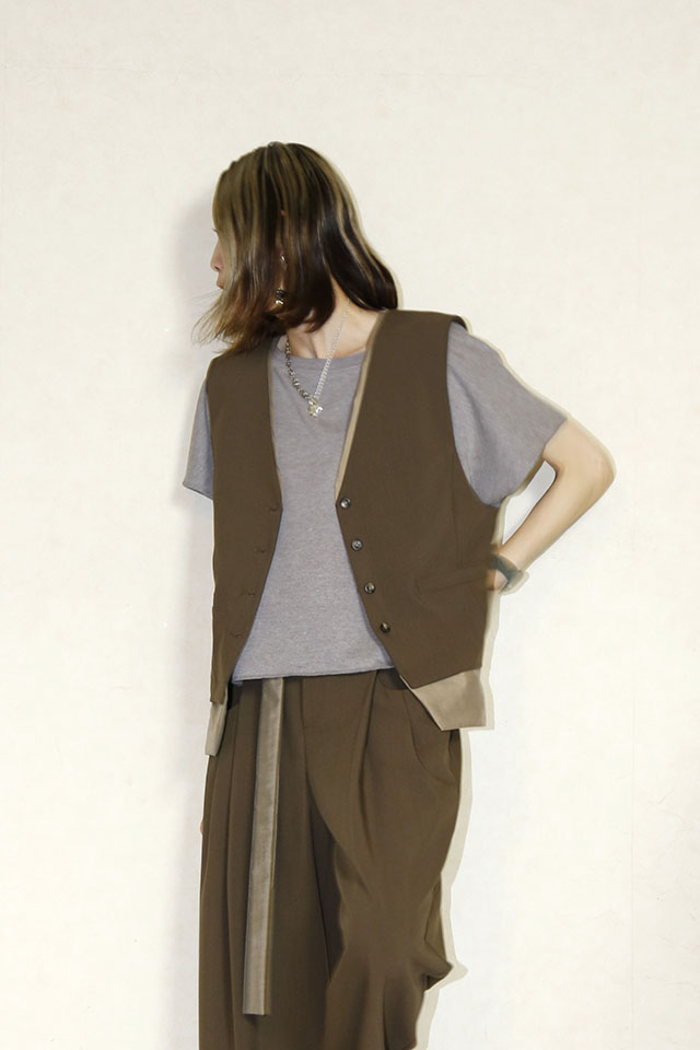 CHIGNON（シニヨン）　レイヤーベスト 　4653-341MK