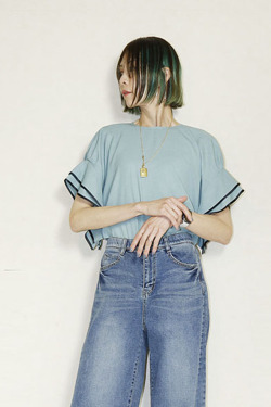 trois （トロア）リネンライクツイル袖フリルパイピングブラウス　T261-81066-C