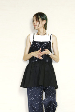 CHIGNON（シニヨン）　モチーフニットキャミ　9562-391DP