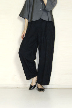 Kittle（キトル）2タックコクーンパンツ  K263-64183-900