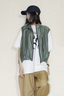 Praia　(プライア) 　裾バルーンスタンドベスト　LEI-2526khaki