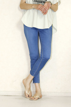 Praia　(プライア) 　スキニーデニム　6009B