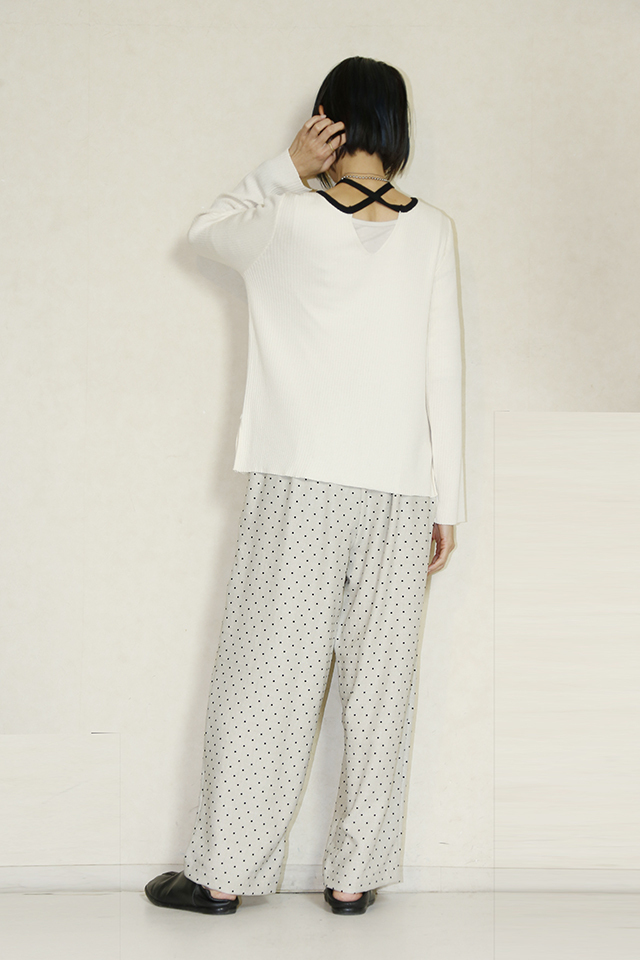 CHIGNONピンタックフレアパンツ新品タグ付き　シニヨン 楽天市場】【40%OFF】CHIGNON シニヨン タック イージー パンツ