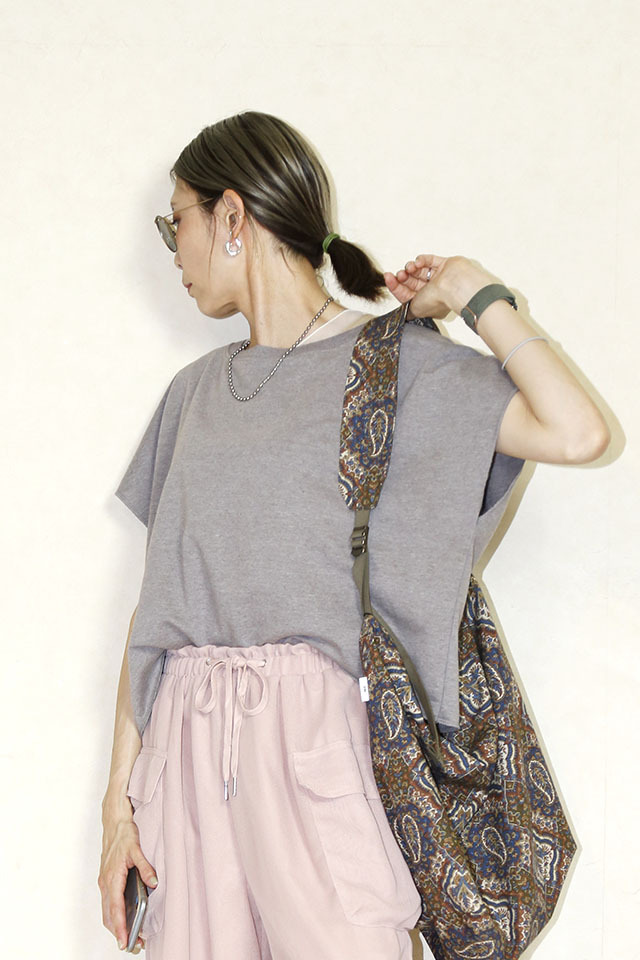 CHIGNON（シニヨン）裏毛ルーズプルオーバー 8453-408KK 通販