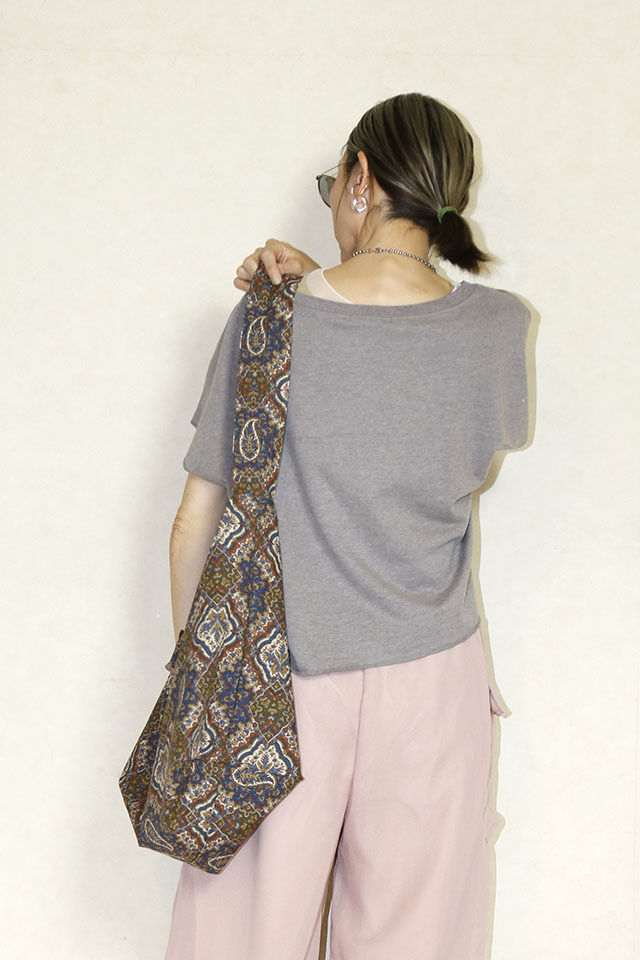 CHIGNON（シニヨン）裏毛ルーズプルオーバー 8453-408KK 通販
