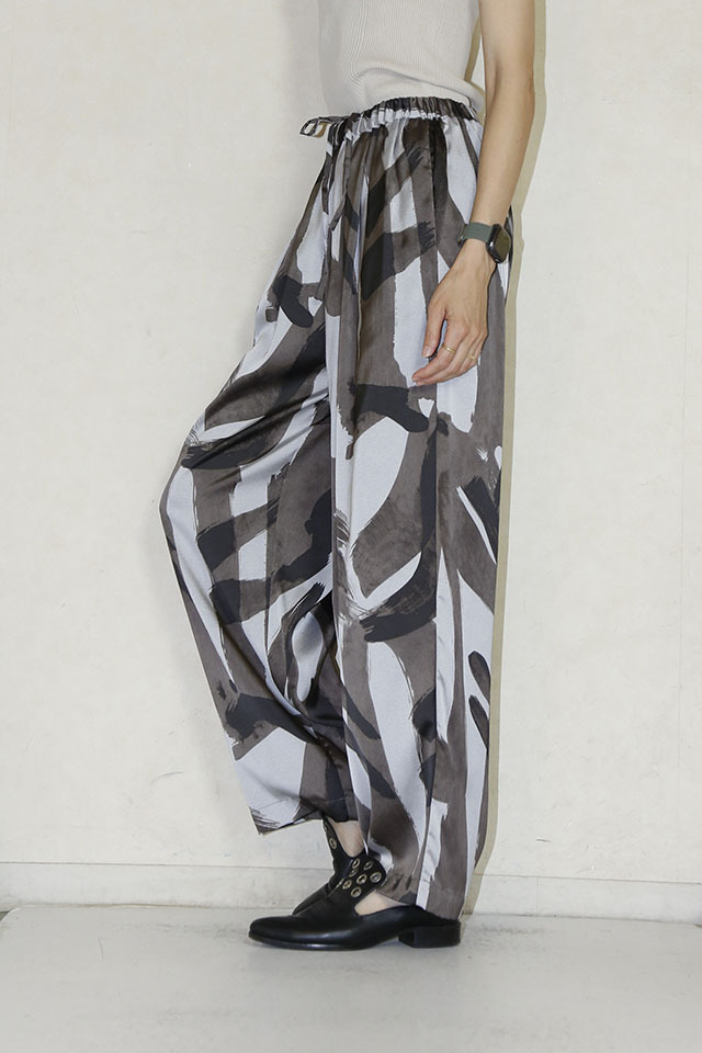 みんみん様【新品タグ付き】CHIGNON paint print pants CHIGNON（シニヨン）ペイント柄パンツ 3854-056BZ 通販 送料送料