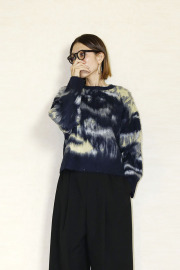 trois （トロア）ニュアンス柄シャギーショートプルオーバー　T256-88061-C